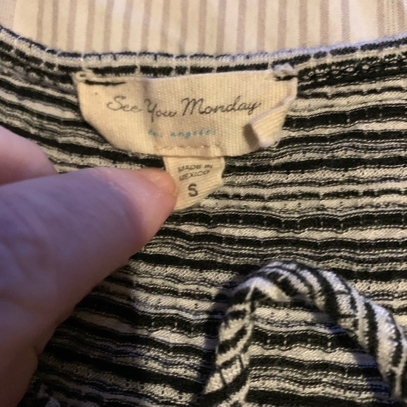 Super cute woman’s small black and white stripe baby doll tiered flowy dress - Picture 6 of 7